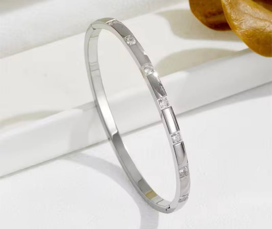 Elegant Crystal Band Bangle