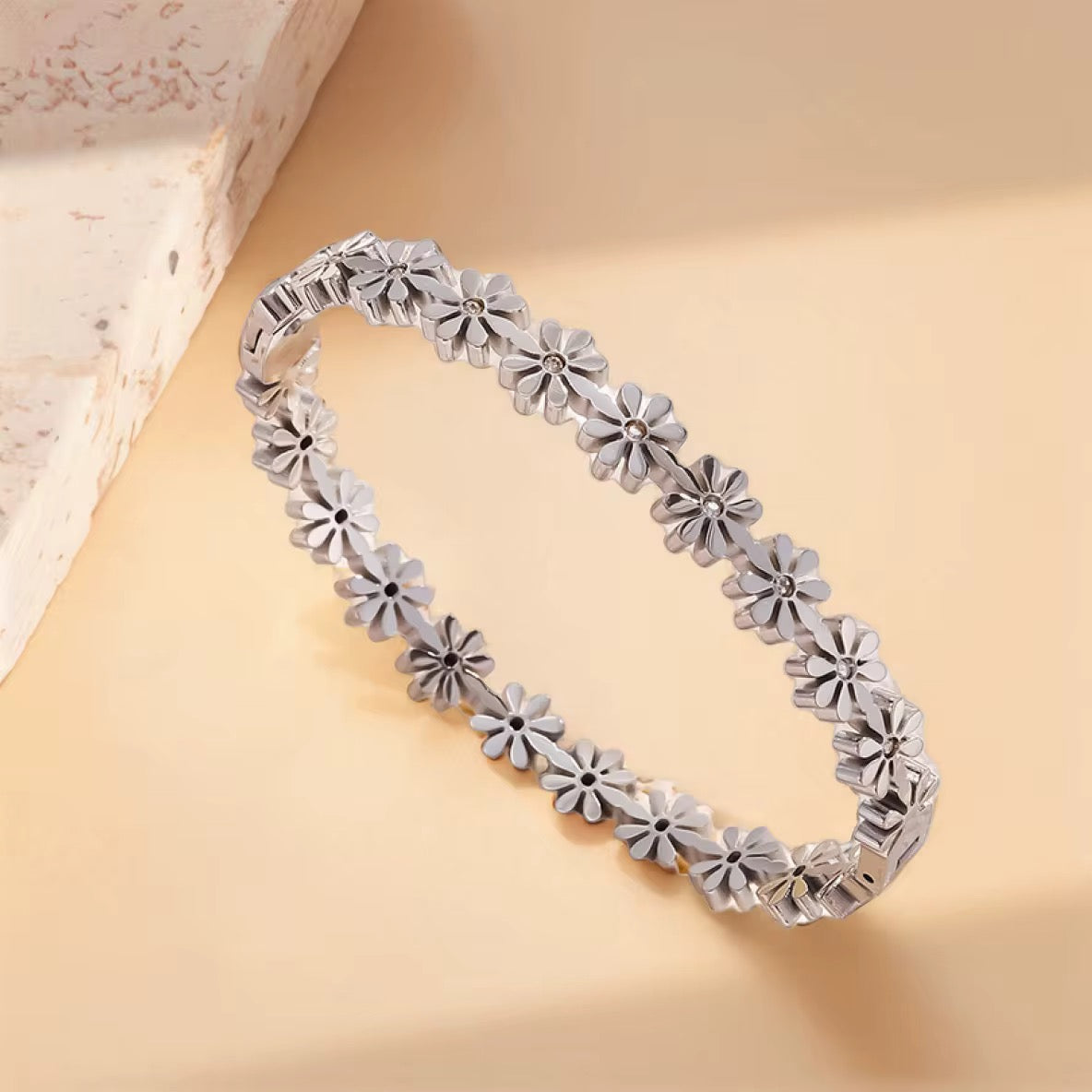 Daisy Flower Bracelet – Stainless Steel |  Floral Bracelet
